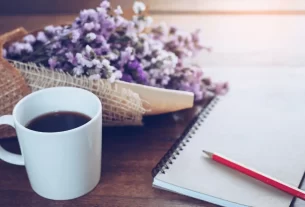 Uma caderno pra fazer um Devocional. Simbolizando um novo começo com Deus