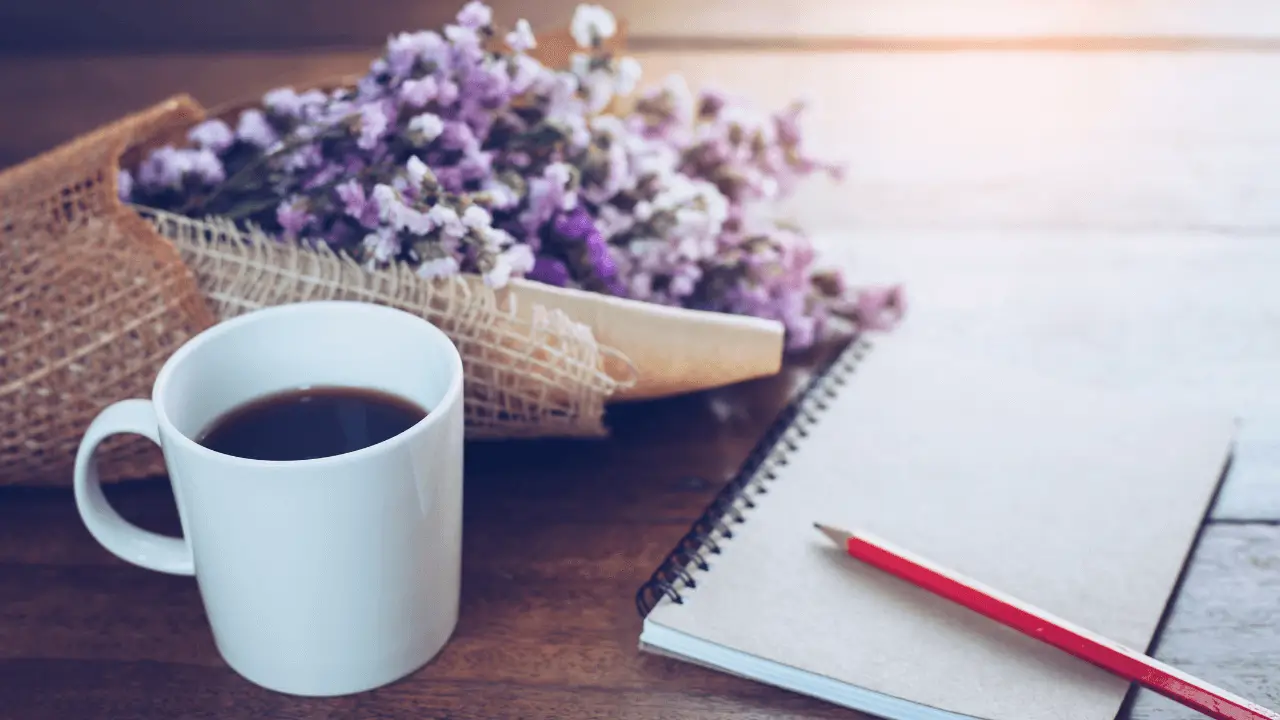 Uma caderno pra fazer um Devocional. Simbolizando um novo começo com Deus