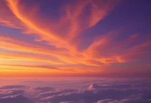 Imagem do devocional. Céu ao entardecer refletindo a luz de Cristo em um mundo escuro