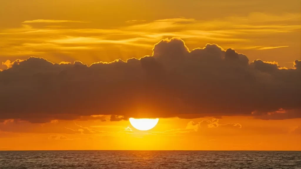 Nascer do sol simbolizando novos começos e esperança em Deus – Devocional de Hoje: Recomeçando Com Deus.
