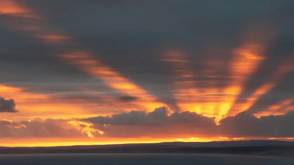 Céu iluminado, simbolizando confiança e entrega a Cristo.