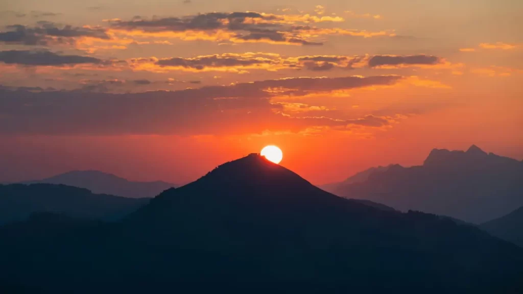 Amanhecer com nascer do sol