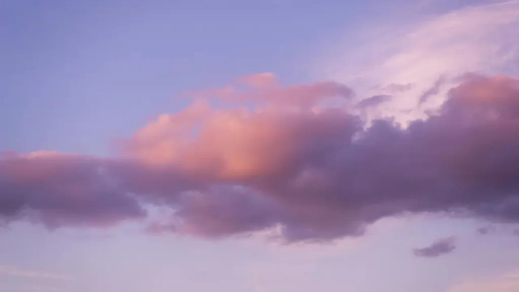 Céu com luz suave simbolizando esperança. 