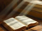 Bíblia aberta para iniciar um devocional diário.